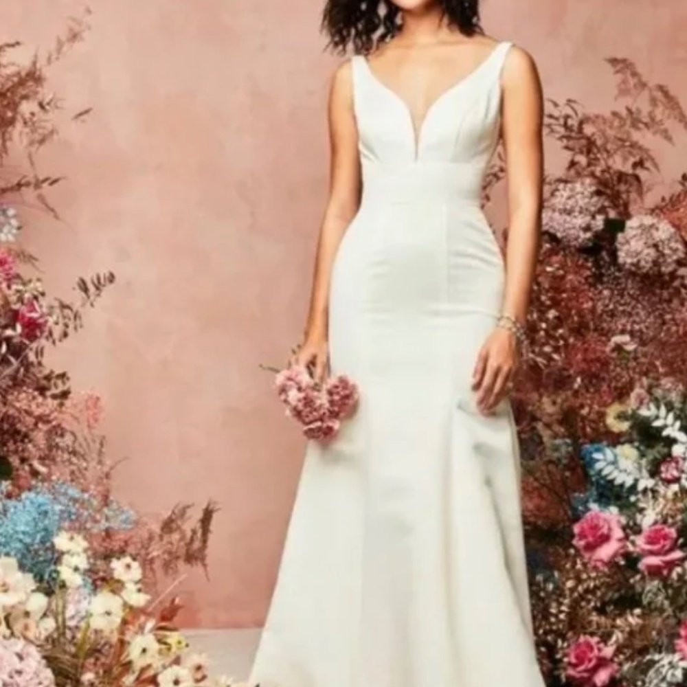 David’s Bridal Dress Mermaid Satin Wedding Dress and Veil